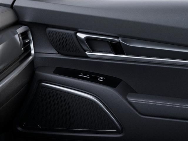 Vehicle image 18 of 27
