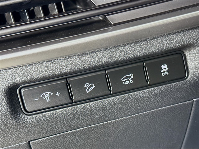 Vehicle image 10 of 36
