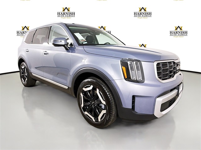 Vehicle image 3 of 36