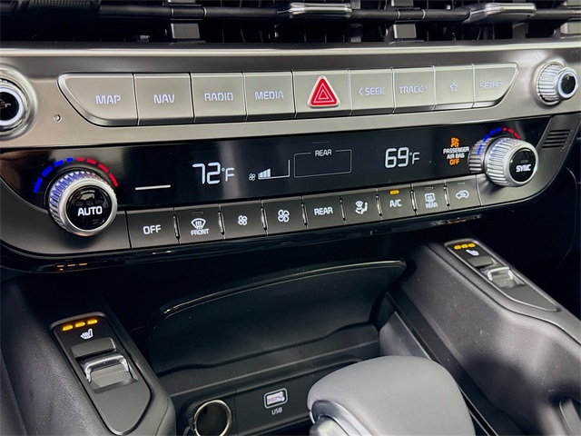Vehicle image 16 of 36