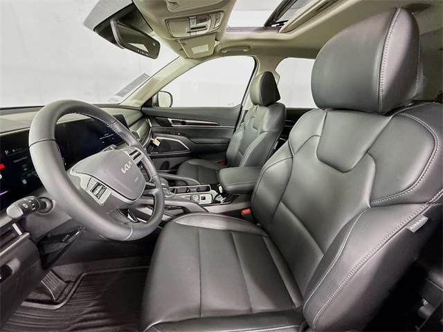 Vehicle image 22 of 36