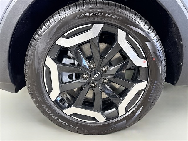 Vehicle image 34 of 36