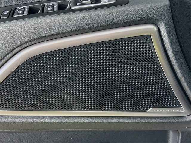 Vehicle image 19 of 36