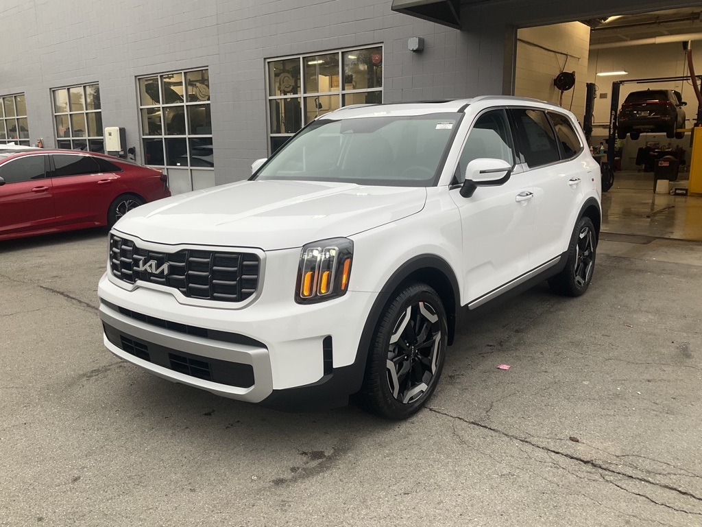 Vehicle image 1 of 24