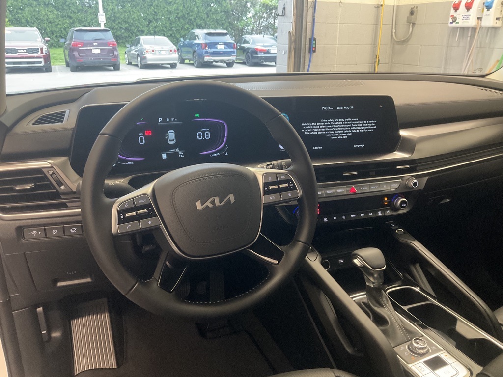 Vehicle image 12 of 24