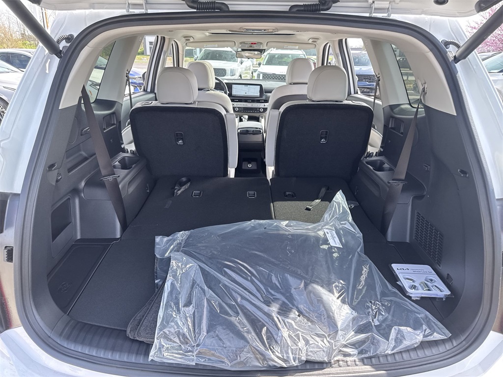 Vehicle image 26 of 31