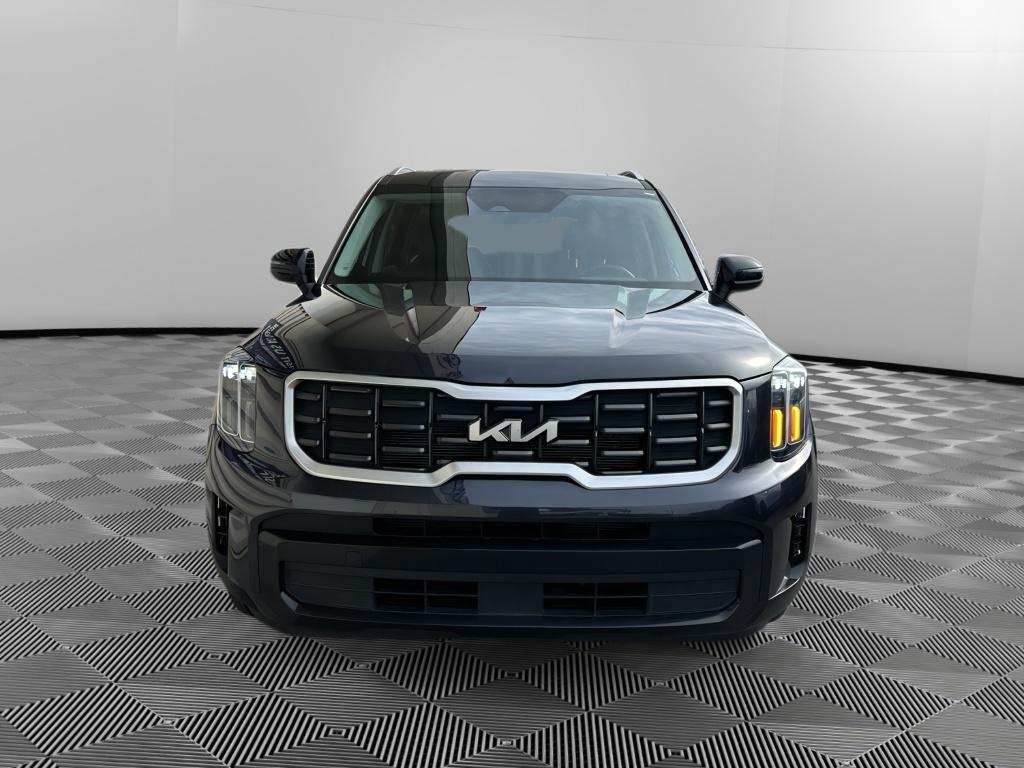 2025 Kia Telluride S Image 2 of 31