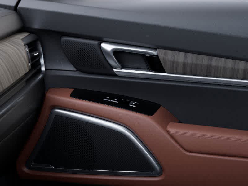 Vehicle image 26 of 37