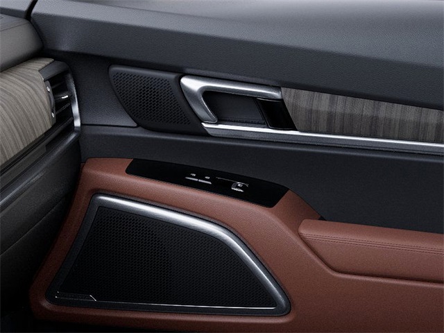 Vehicle image 26 of 27