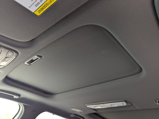 Vehicle image 19 of 42