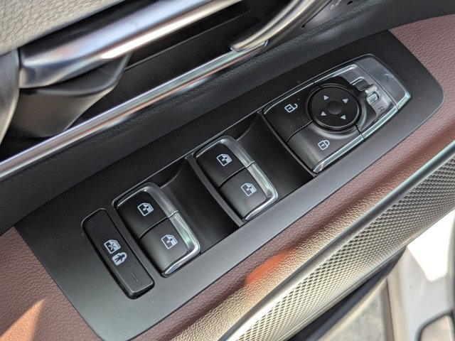 Vehicle image 16 of 42