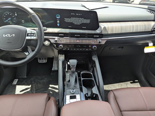 Vehicle image 13 of 42