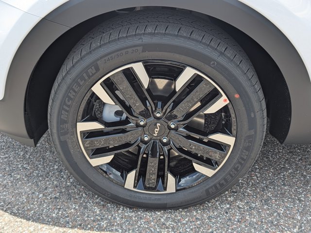 Vehicle image 34 of 42
