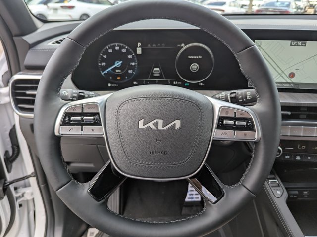 Vehicle image 31 of 42