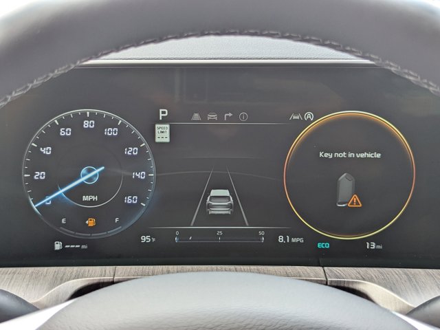 Vehicle image 33 of 42