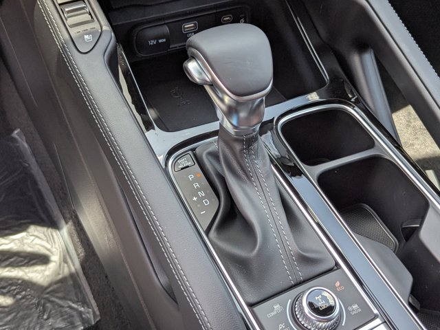Vehicle image 27 of 42