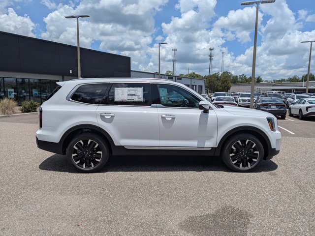 Vehicle image 4 of 42