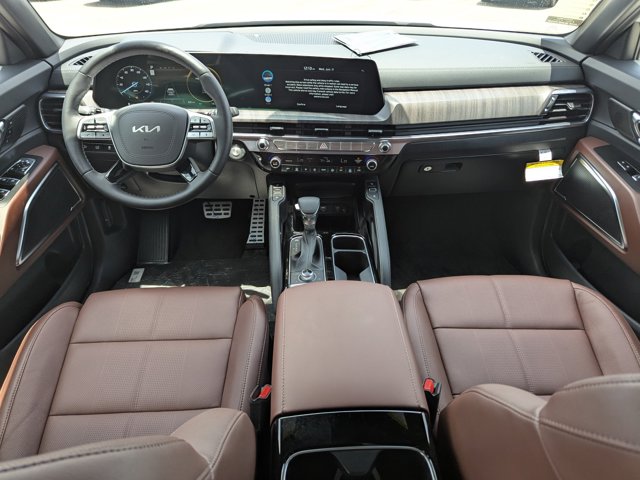 Vehicle image 11 of 42