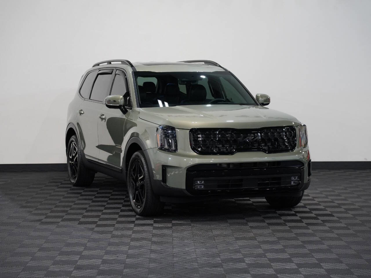 Vehicle image 4 of 56