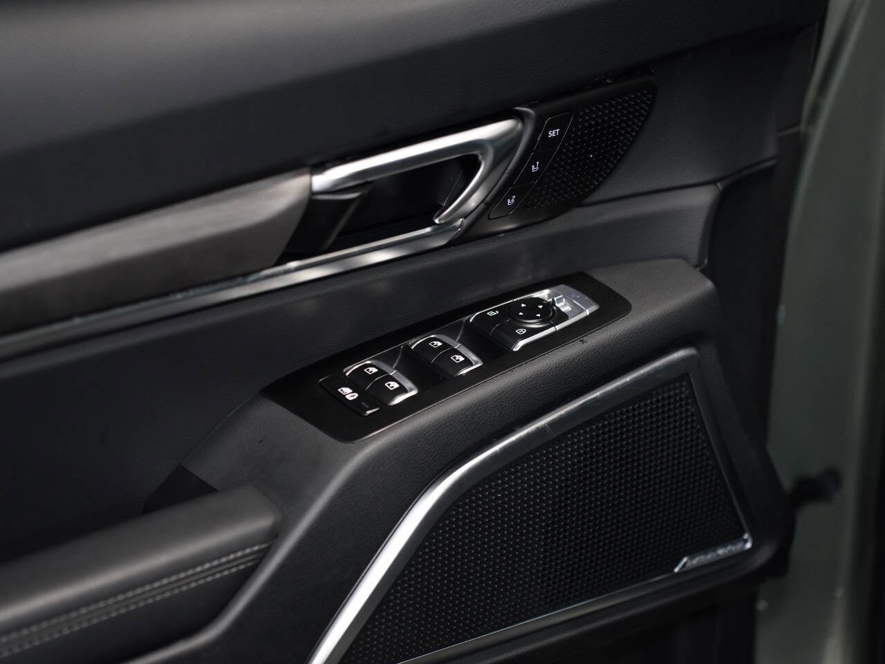 Vehicle image 44 of 56