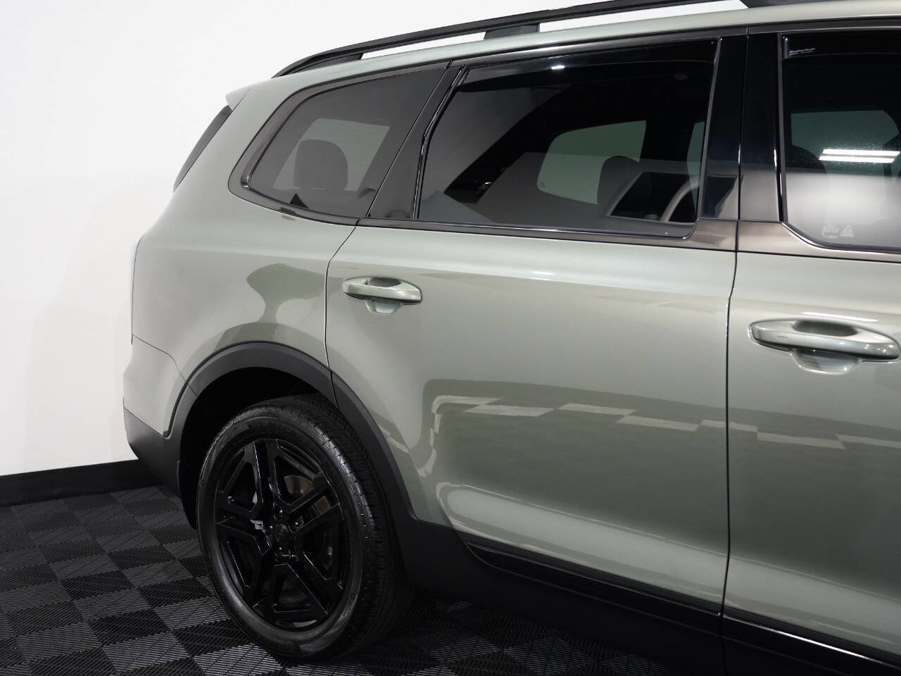 Vehicle image 11 of 56