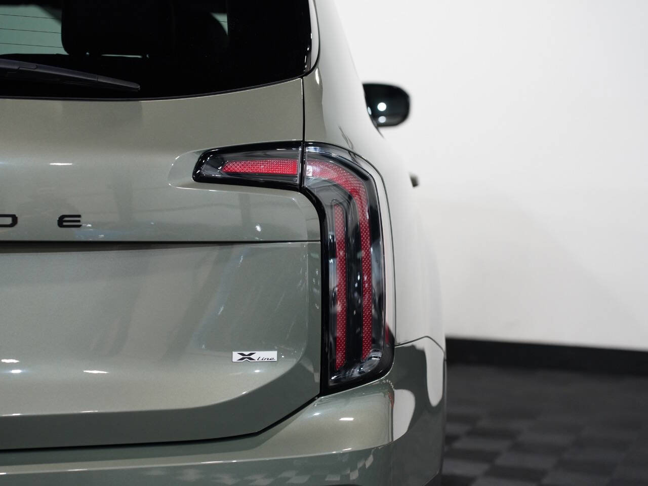 Vehicle image 21 of 56