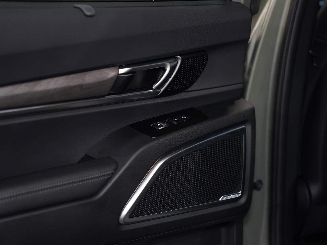 Vehicle image 43 of 56