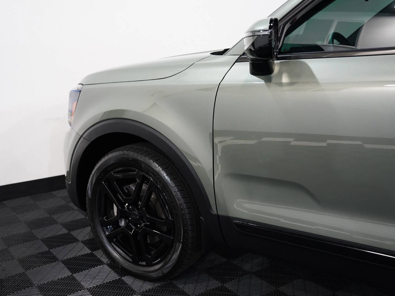 Vehicle image 51 of 56