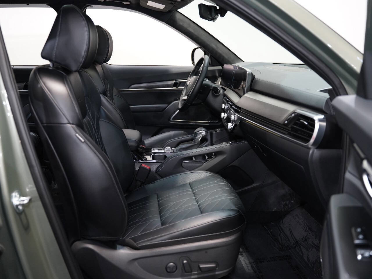 Vehicle image 29 of 56