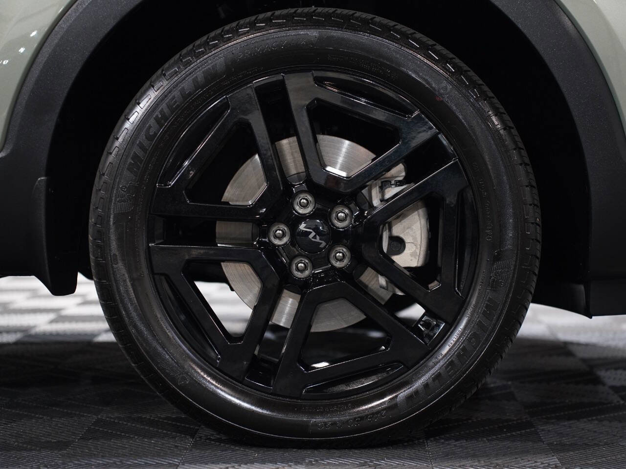 Vehicle image 16 of 56