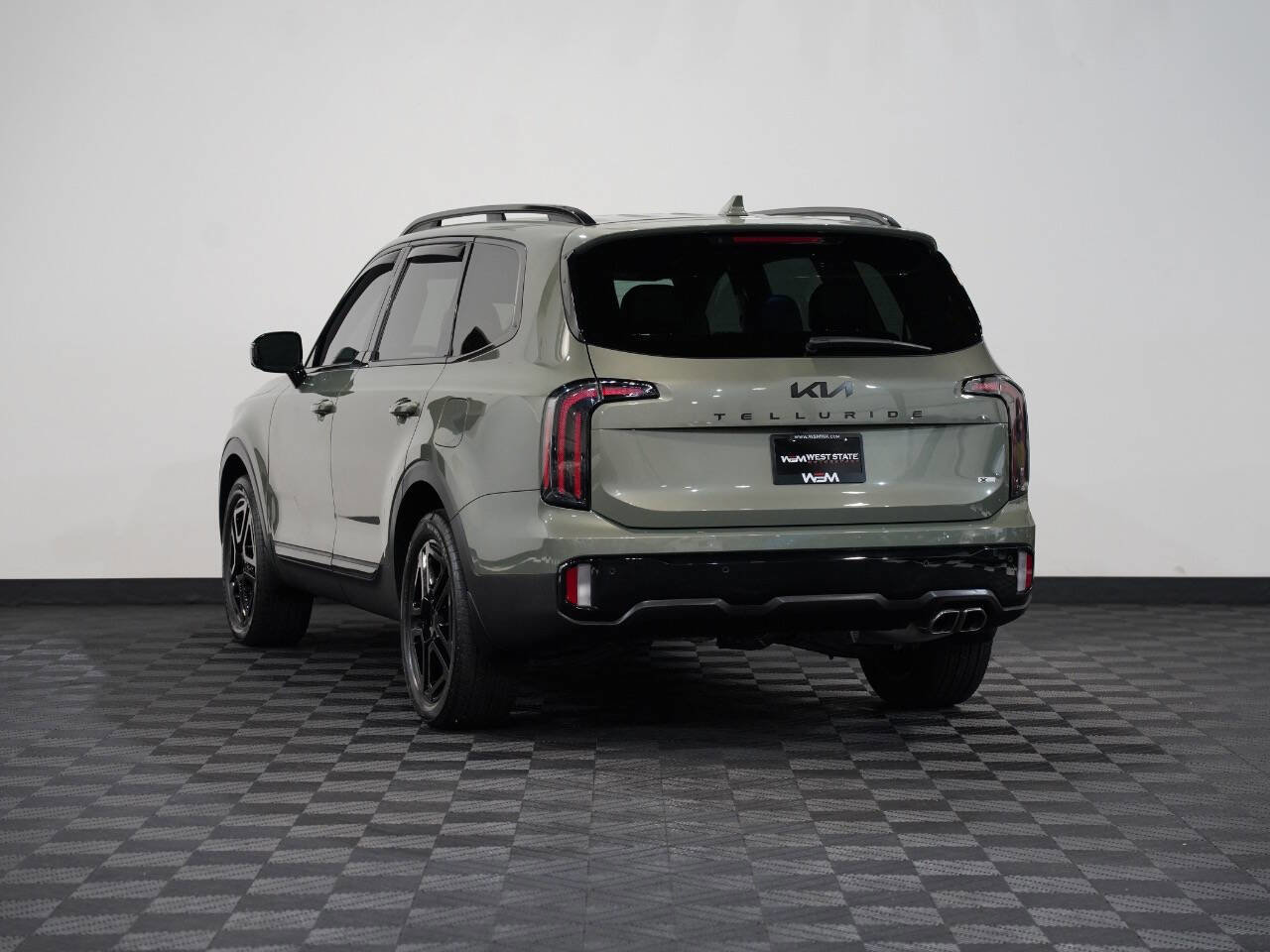 Vehicle image 9 of 56