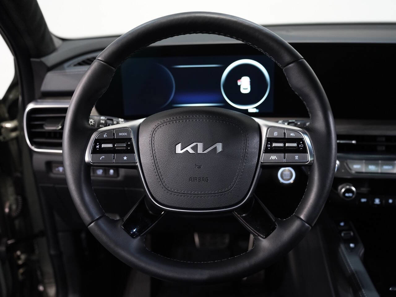 Vehicle image 39 of 56
