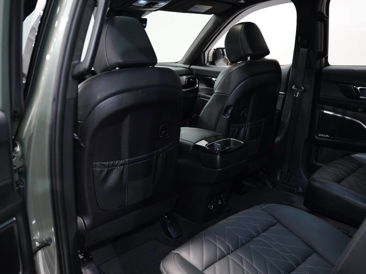 Vehicle image 28 of 56