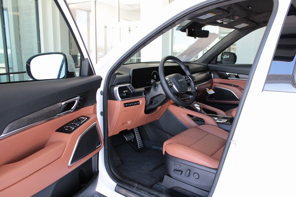 Vehicle image 12 of 29