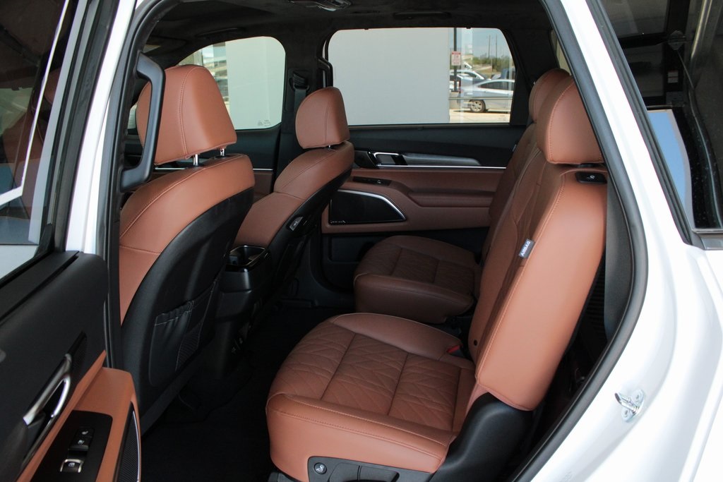 Vehicle image 15 of 29