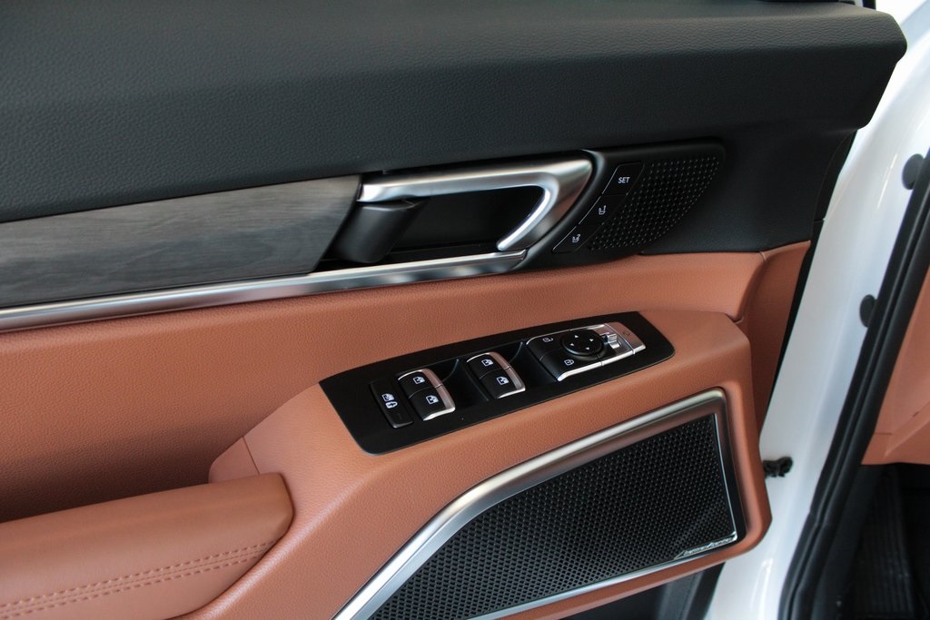 Vehicle image 13 of 29