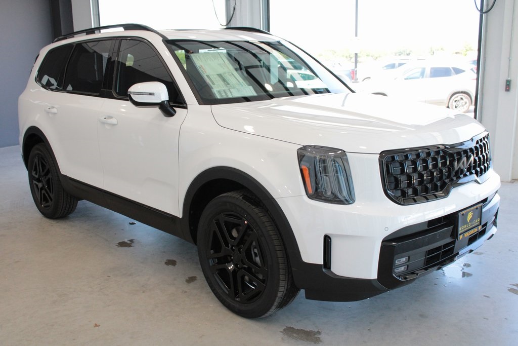 Vehicle image 3 of 29