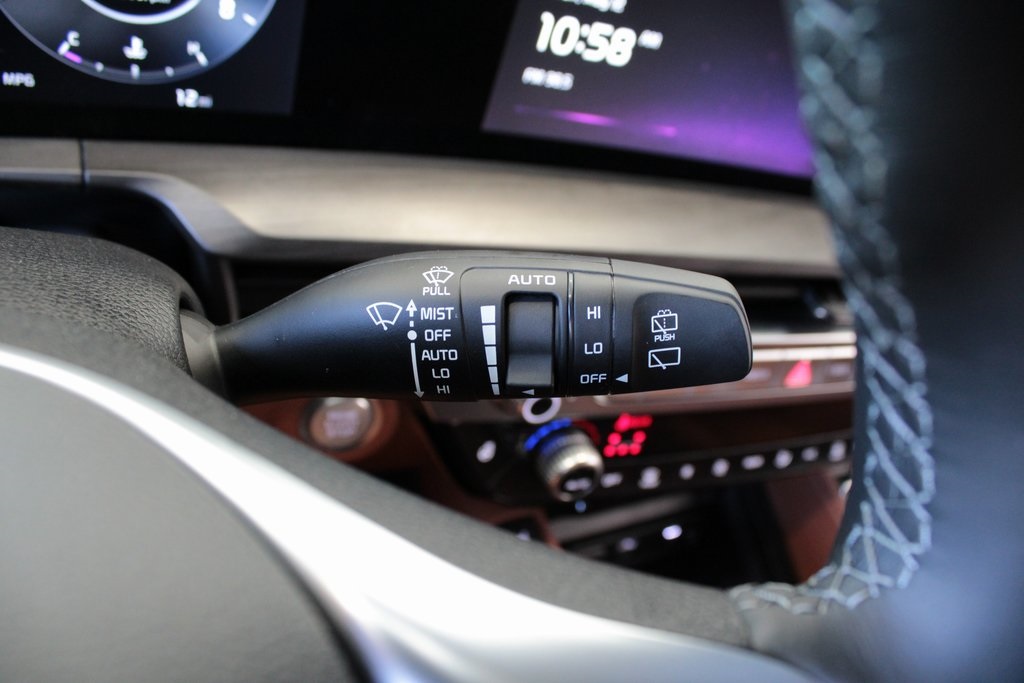Vehicle image 23 of 29