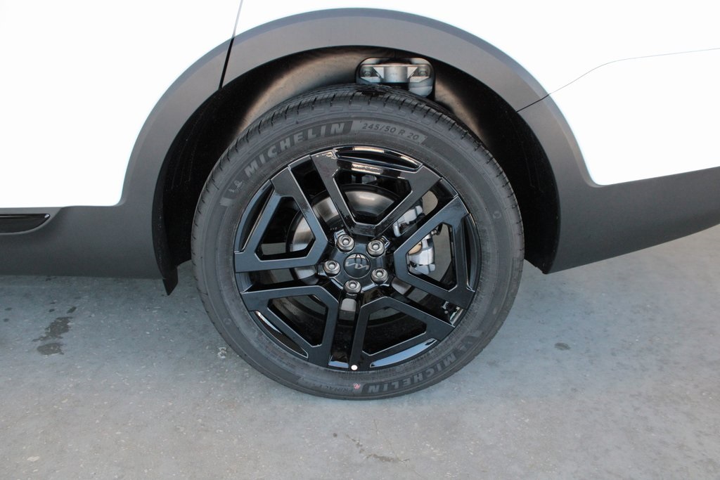 Vehicle image 8 of 29