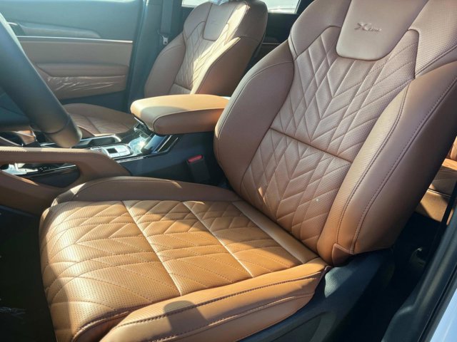 Vehicle image 29 of 41