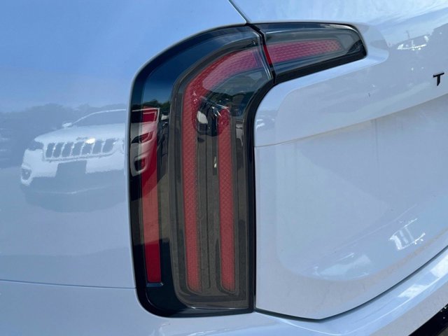 Vehicle image 11 of 41