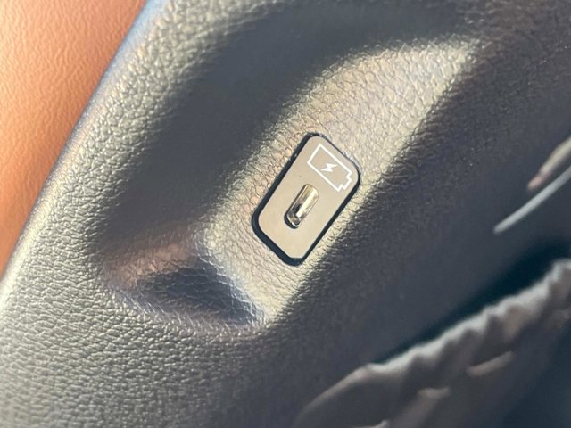 Vehicle image 18 of 41