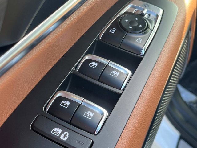 Vehicle image 26 of 41