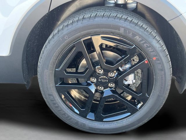 Vehicle image 12 of 41