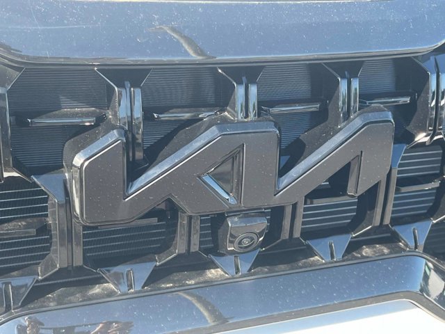 Vehicle image 10 of 41