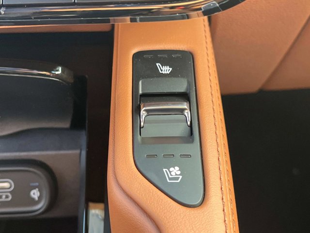 Vehicle image 36 of 41