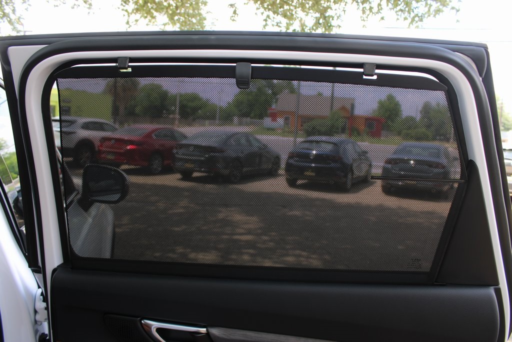 Vehicle image 32 of 42