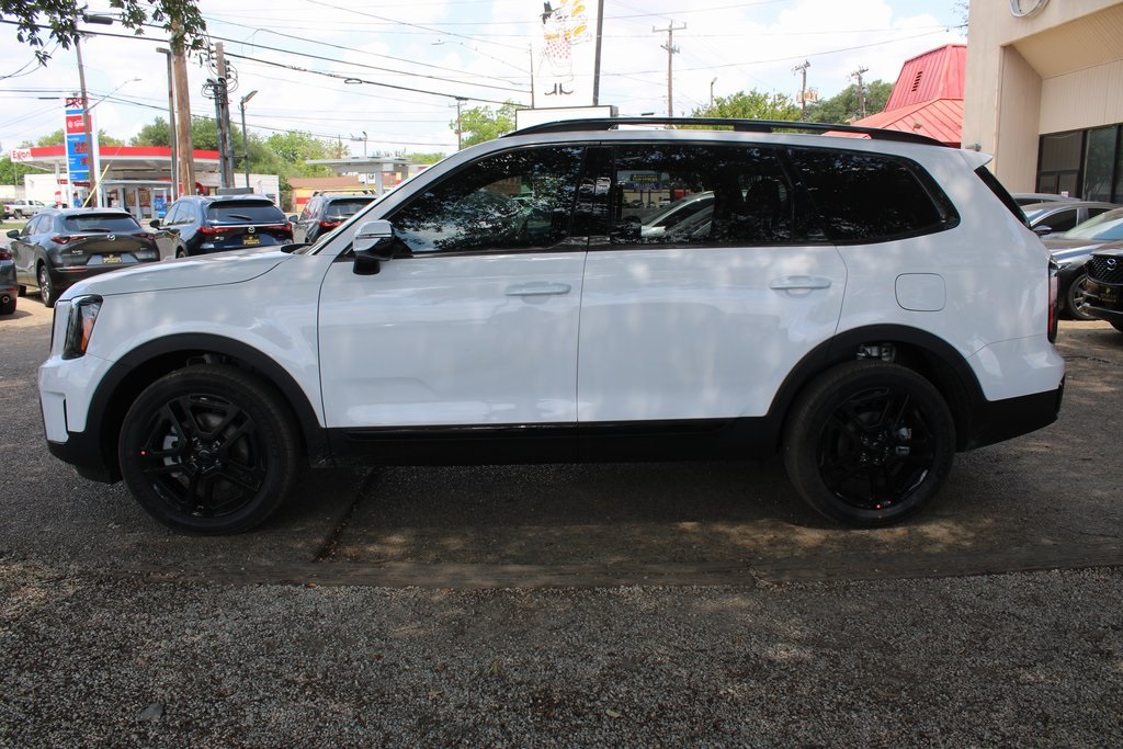 Vehicle image 7 of 42