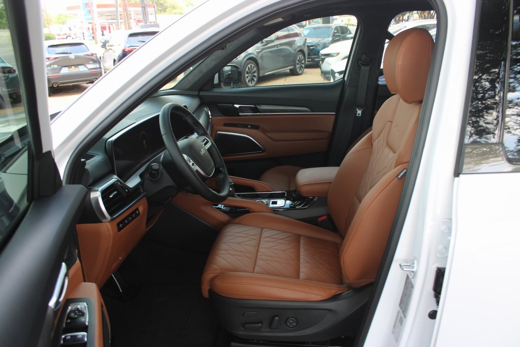 Vehicle image 12 of 42