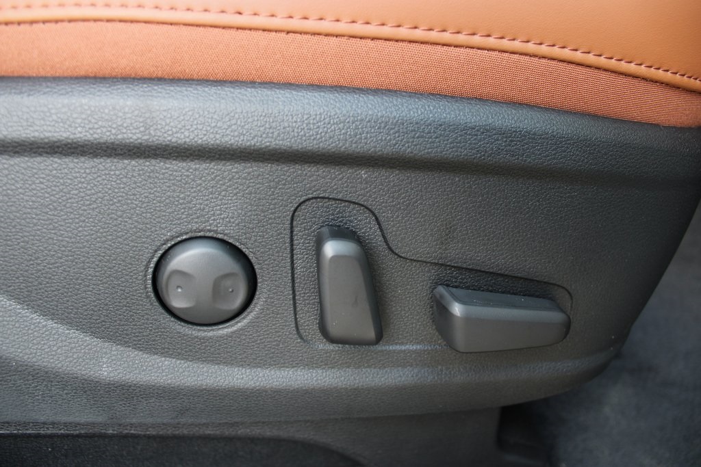 Vehicle image 29 of 42